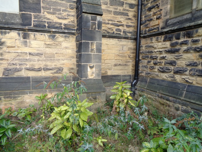 LocationOfBenchmarkStJohnsChurchMoorAllertonLeedsJan112019..jpg