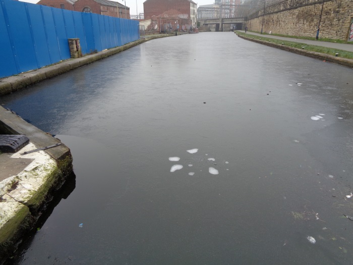 FrozenSurfaceLeedsLiverpoolCanalFromBasinLockLeedsJan312019..jpg