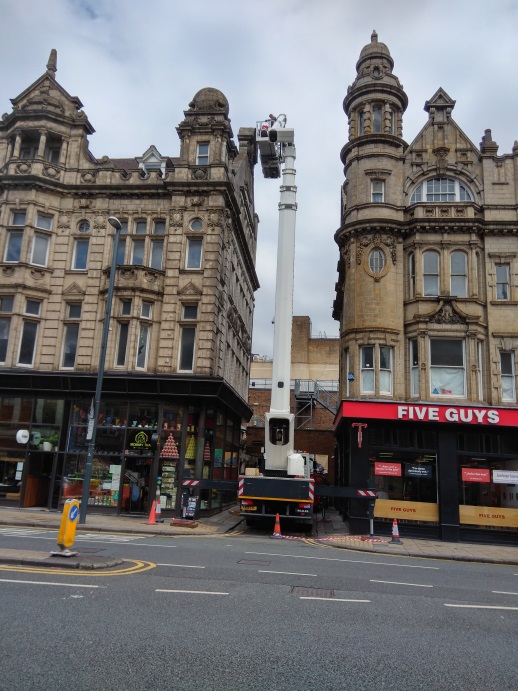 CraneOffDuncanStreetLeedsJuly112019..jpg