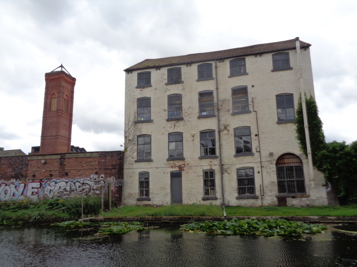 BuildingByLeedsLiverpoolCanalNearOfficeLockLeedsAug062019(1)..jpg