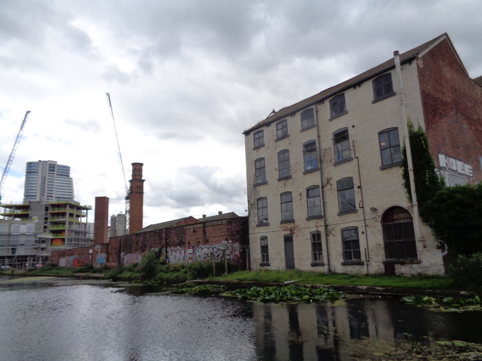 BuildingByLeedsLiverpoolCanalNearOfficeLockLeedsAug062019(2)..jpg