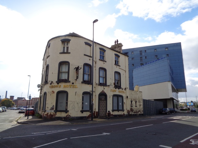 Crown Hotel on Crown Point Road (Oct 20 2015).